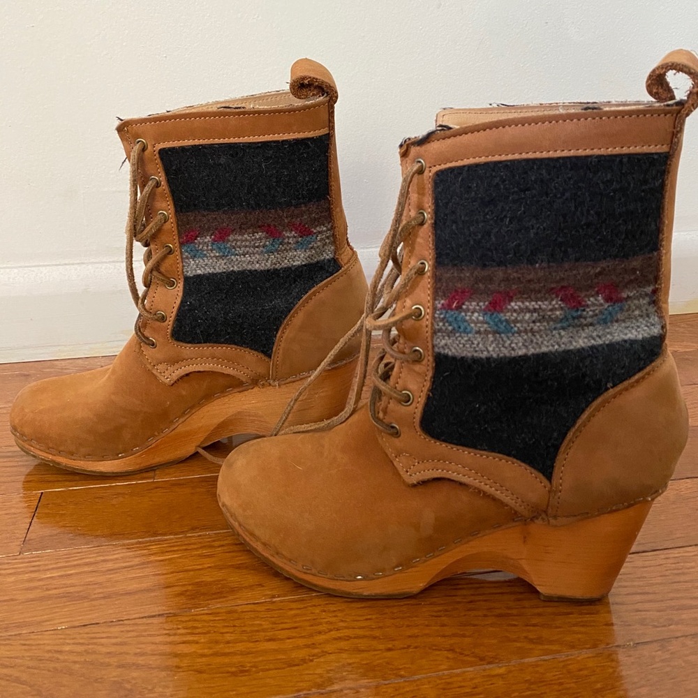 No. 6 Lace-up Wedge Booties